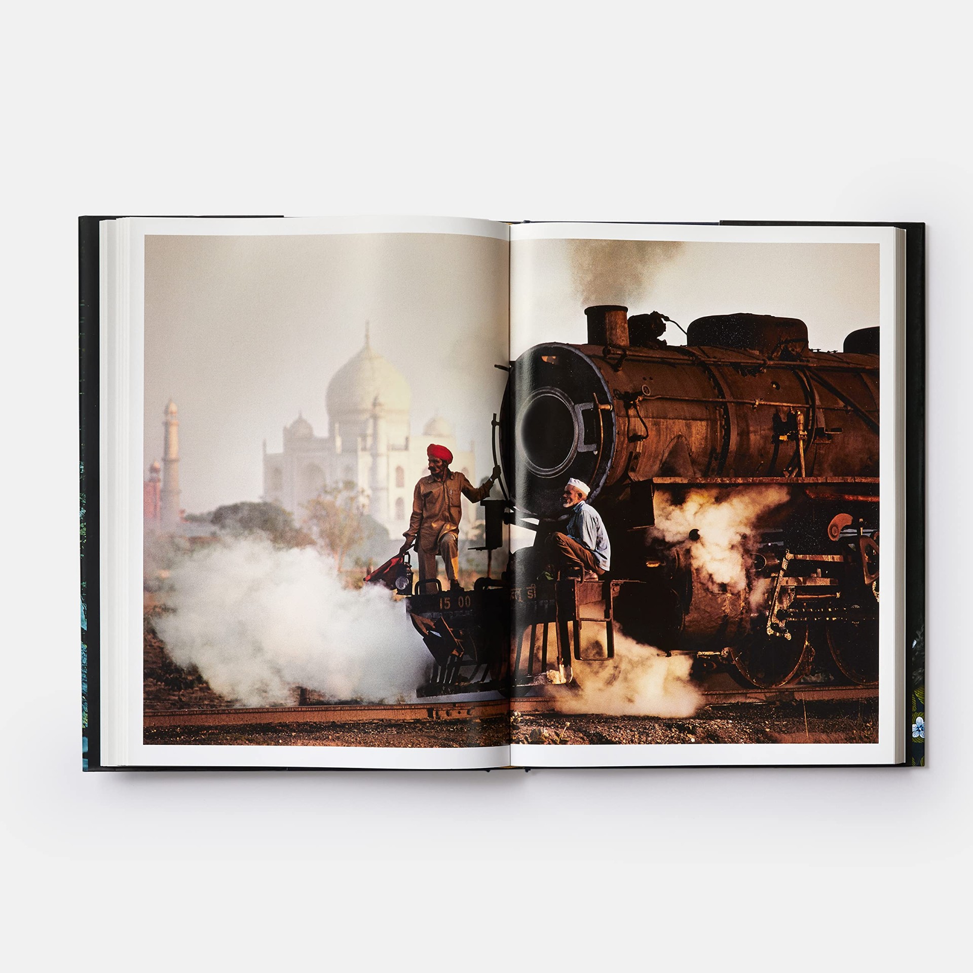 Steve McCurry; The Iconic Photographs - Teşvikiye Patika Kitabevi
